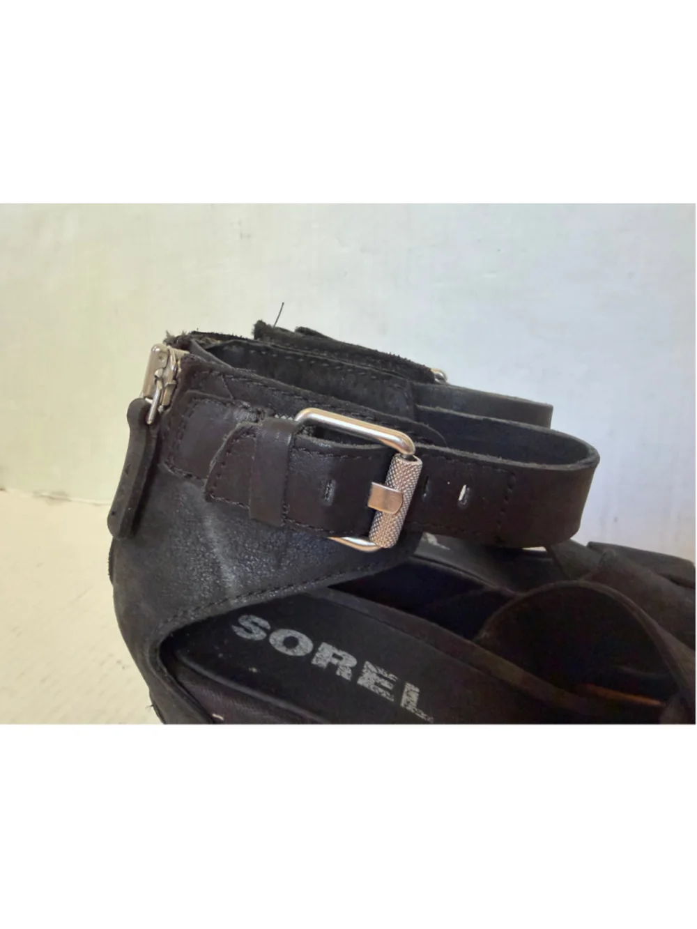Sorel Joanie II Black Leather Ankle Strap Wedge Sandals Women’s Size 7